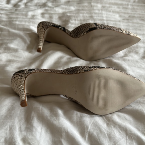 SOLD - New Steve Madden Elyse Heels - Picture 7 of 7